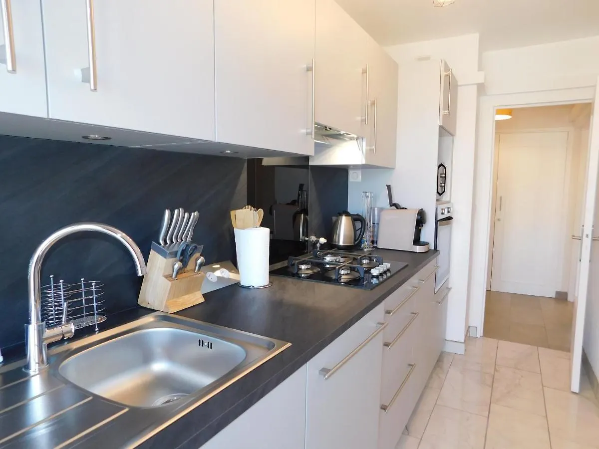 Apartment T2 Standing Vitoria Climatise Avec Parking, Proche Plage Antibes